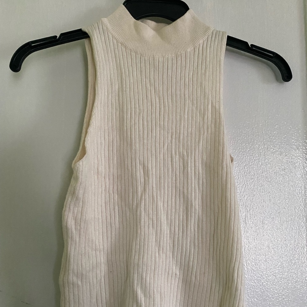White tank top with neck